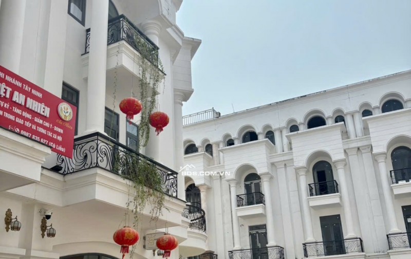 CẦN BÁN: Nhà phố 1 trệt 3 lầu, 4,7 tỷ, liền kề Vincom TP Tây Ninh, NH hỗ trợ vay 70% lãi suất ưu đãi